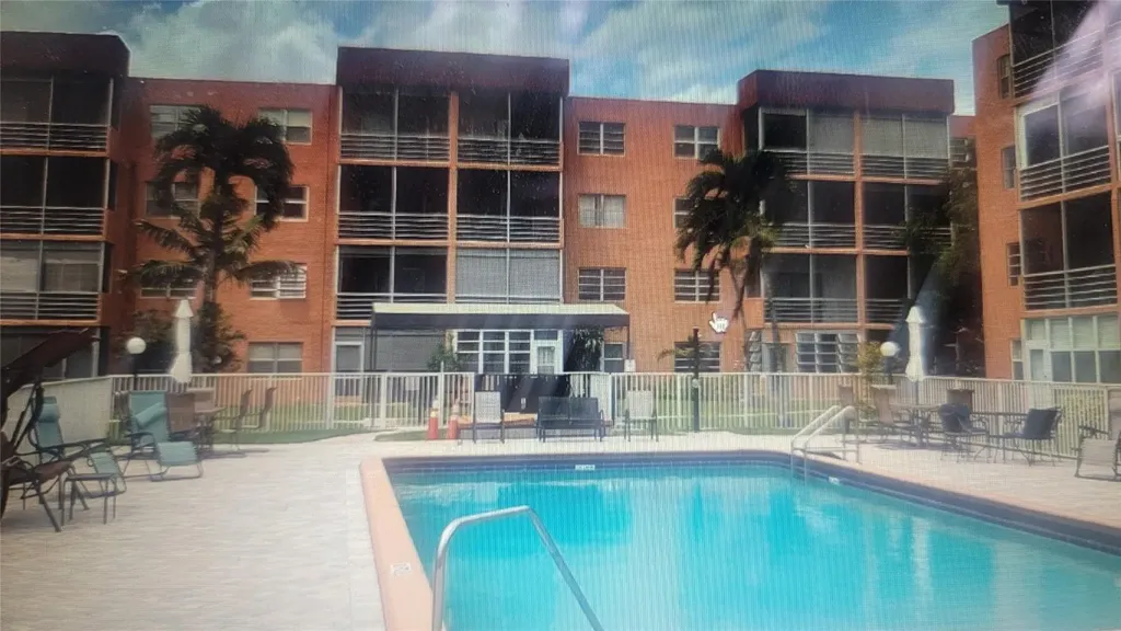 3048 E Sunrise Lakes Drive Sunrise FL 33322