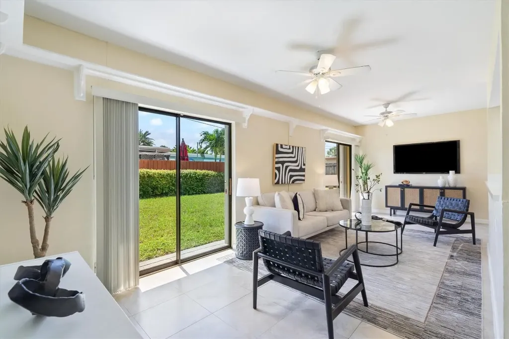 4460 NW 18th Avenue Oakland Park FL 33309
