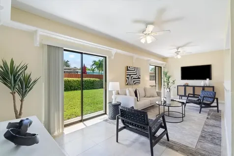 4460 NW 18th Avenue Oakland Park FL 33309