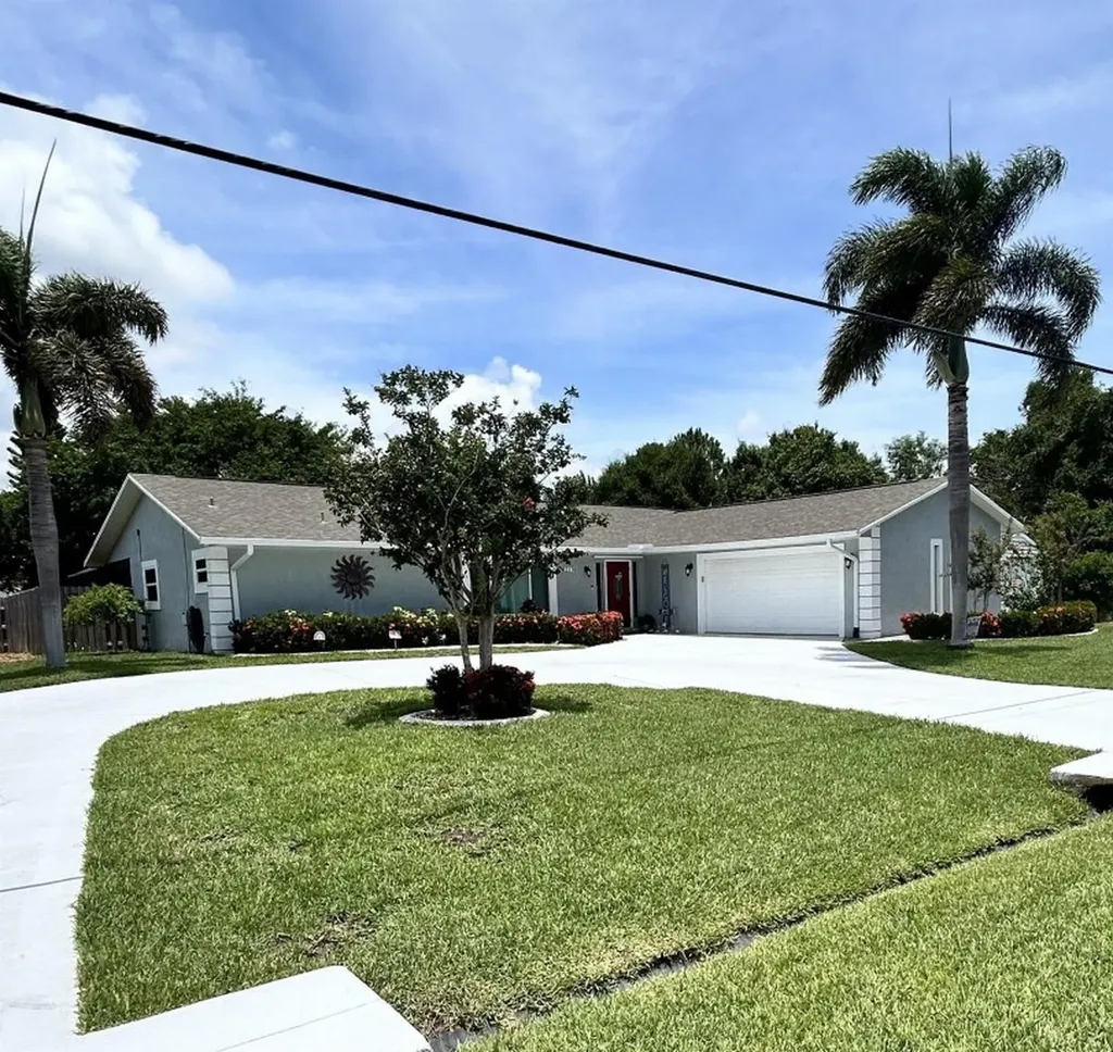 2130 SE Elmhurst Road Port St Lucie FL 34952