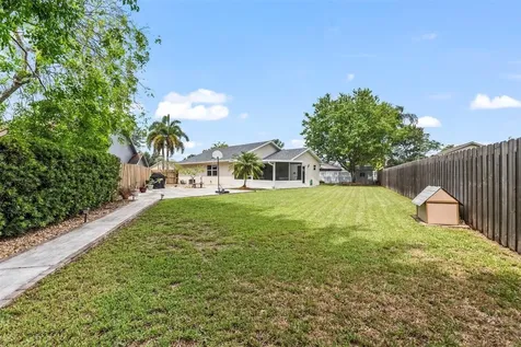 8201 SW 41st Court Davie FL 33328