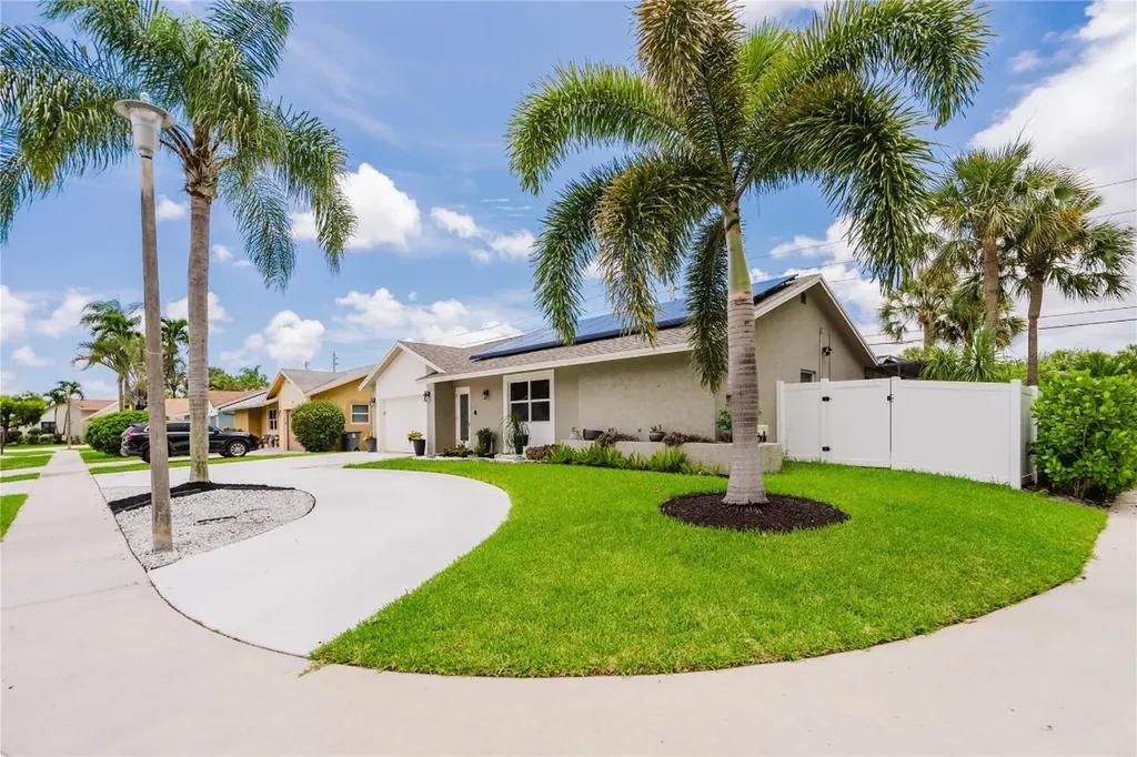 8816 SW 18th Road Boca Raton FL 33433