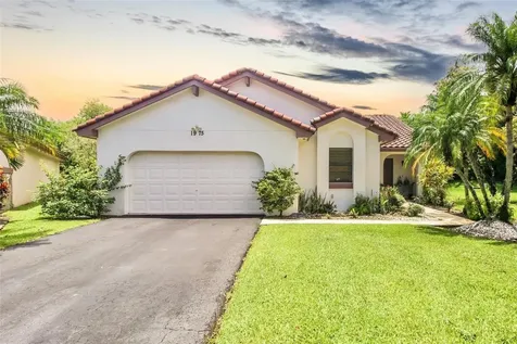 1975 Sacramento Weston FL 33326