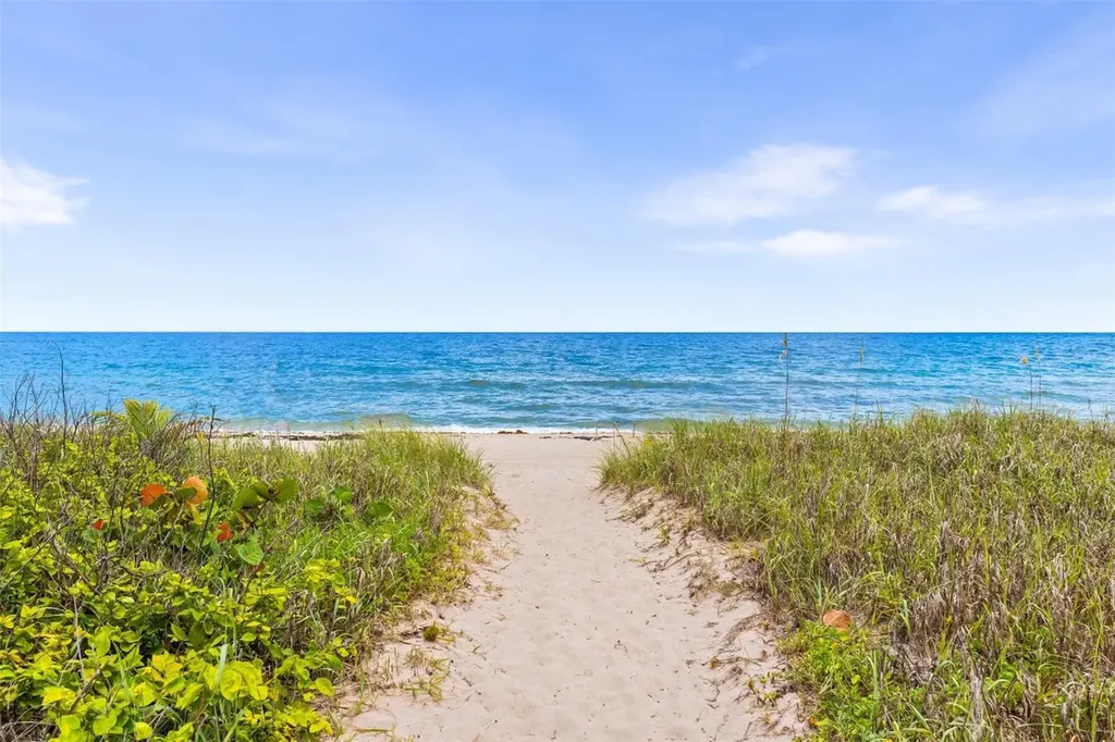 34 Minnetonka Road Sea Ranch Lakes FL 33308