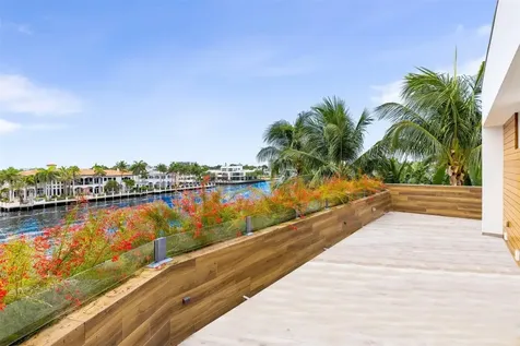 34 Minnetonka Road Sea Ranch Lakes FL 33308