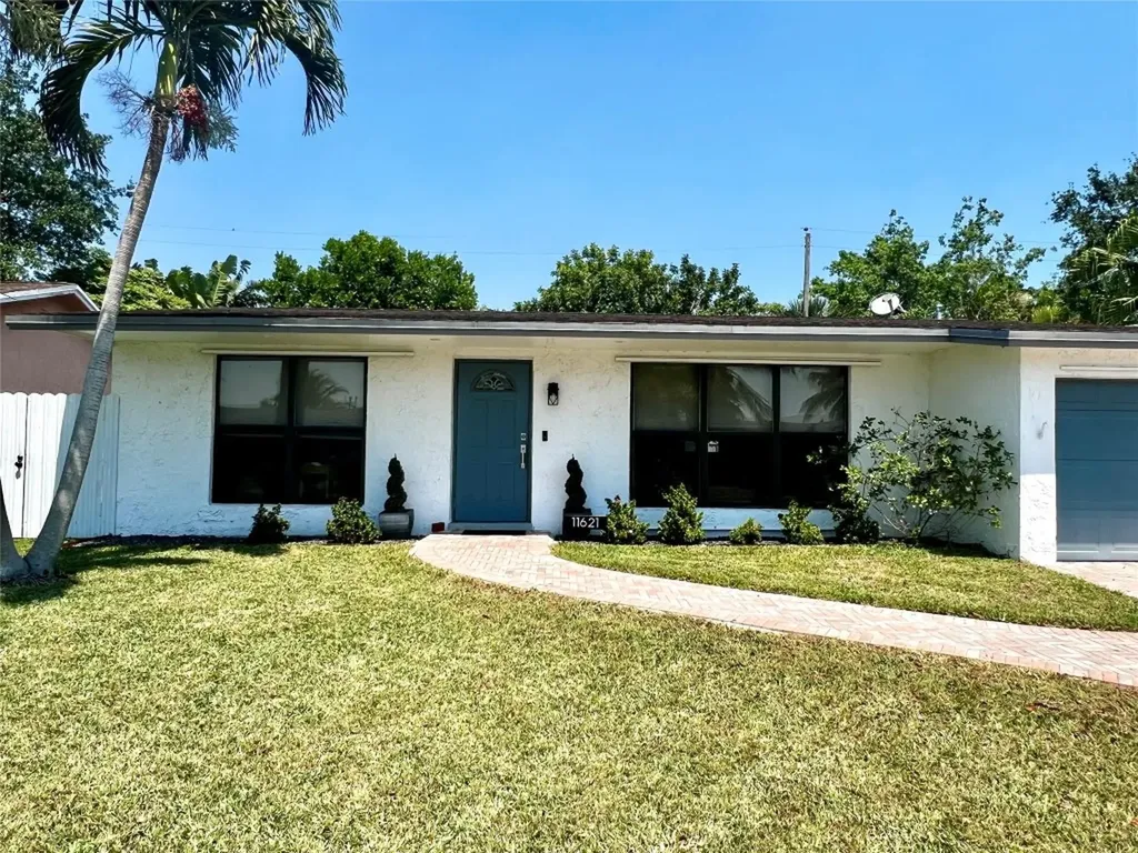 11621 NW 32nd Manor Sunrise FL 33323