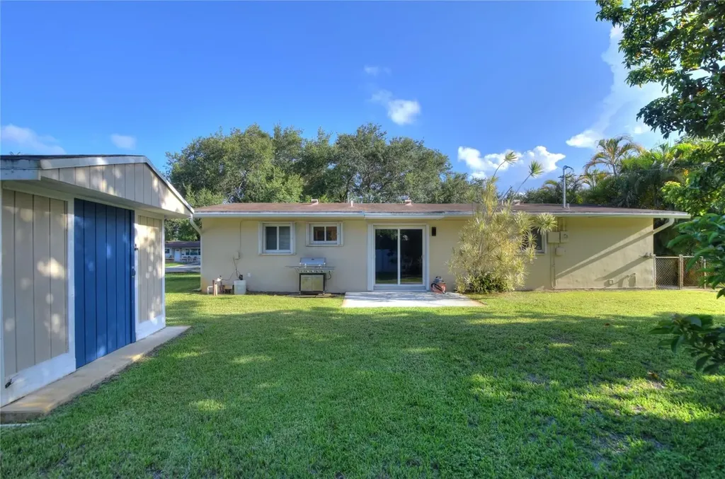6897 NW 12th Court Plantation FL 33313