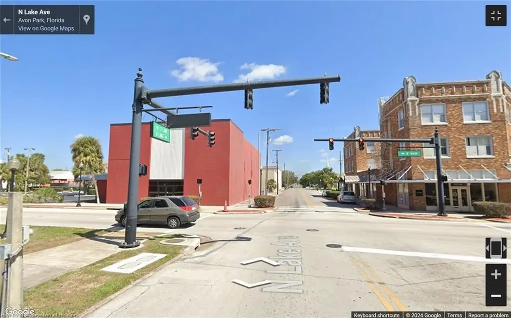 2 W Main Street Avon Park FL 33825