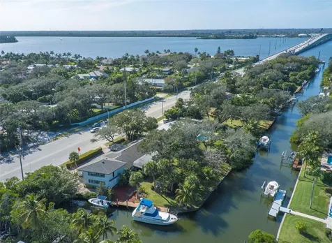 637 E Causeway Boulevard Vero Beach FL 32963