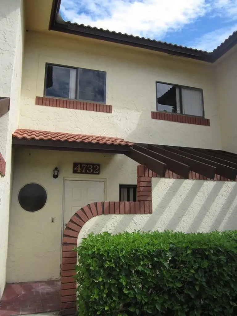 4732 NW 90th Avenue Sunrise FL 33351