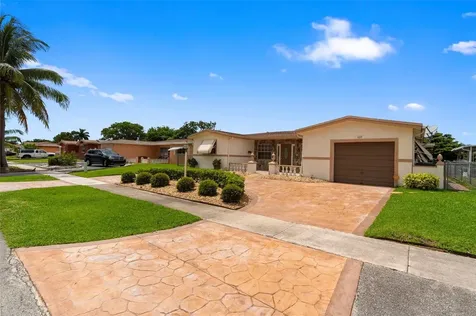 4821 NW 39th Street Lauderdale Lakes FL 33319