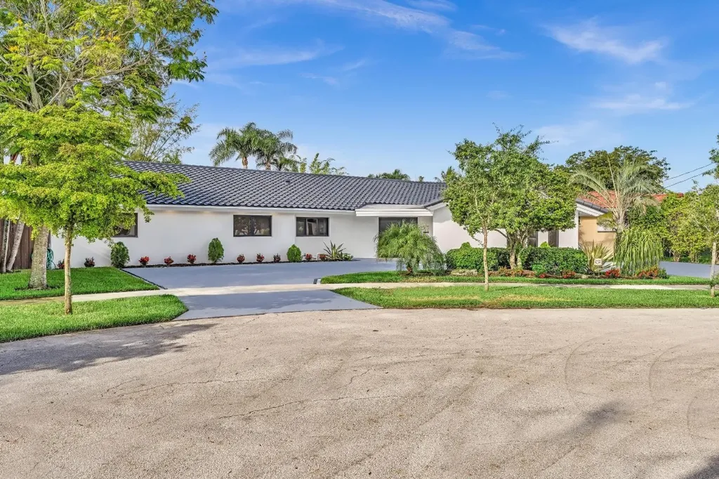 2450 NE 196th Street Miami FL 33180