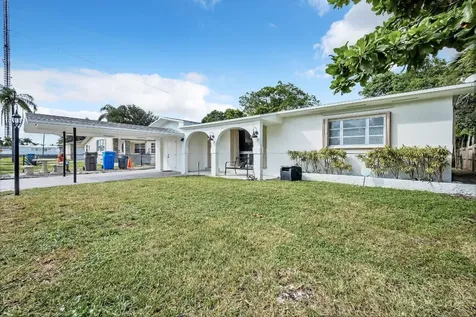 4711 SW 27th Street West Park FL 33023