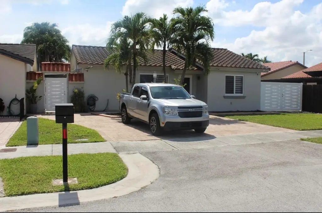 2223 SW 137th Place Miami FL 33175