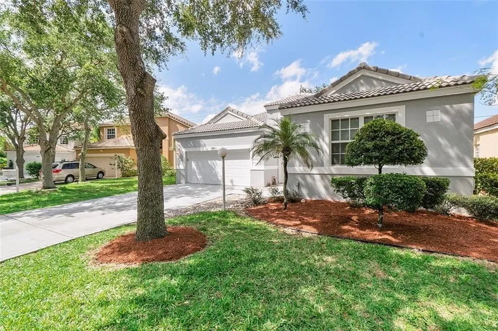 6841 NW 81st Court Parkland FL 33067