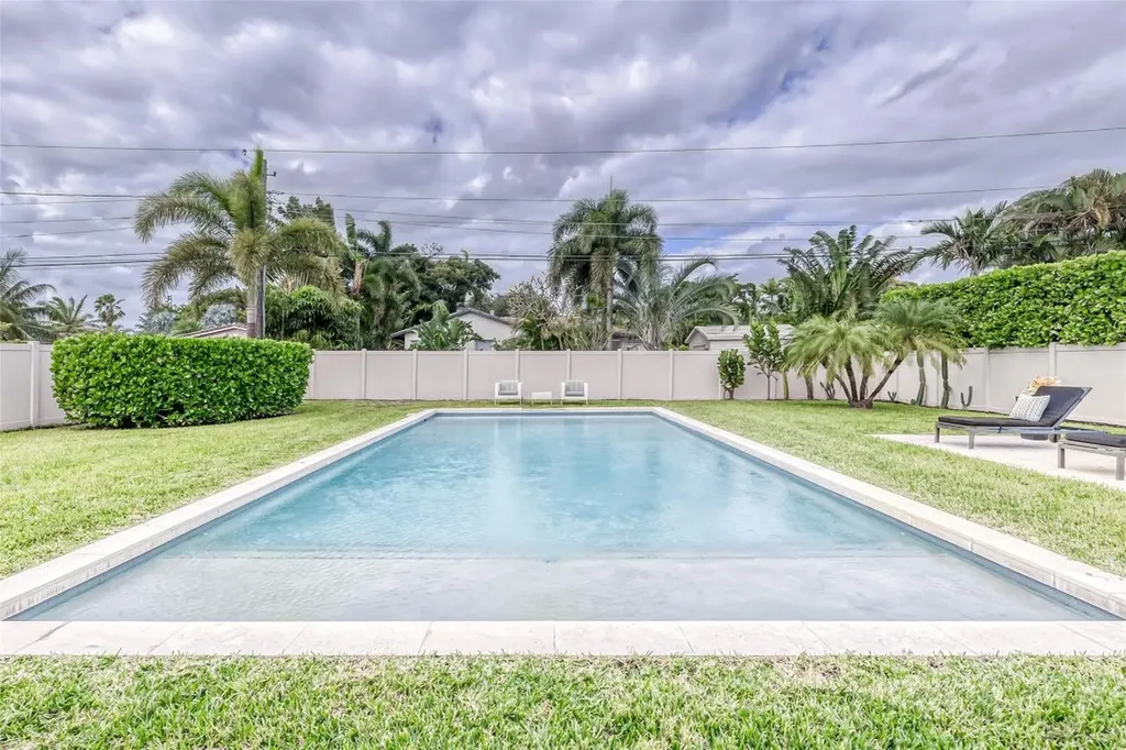 413 NE 23rd Street Wilton Manors FL 33305