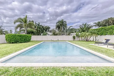 413 NE 23rd Street Wilton Manors FL 33305