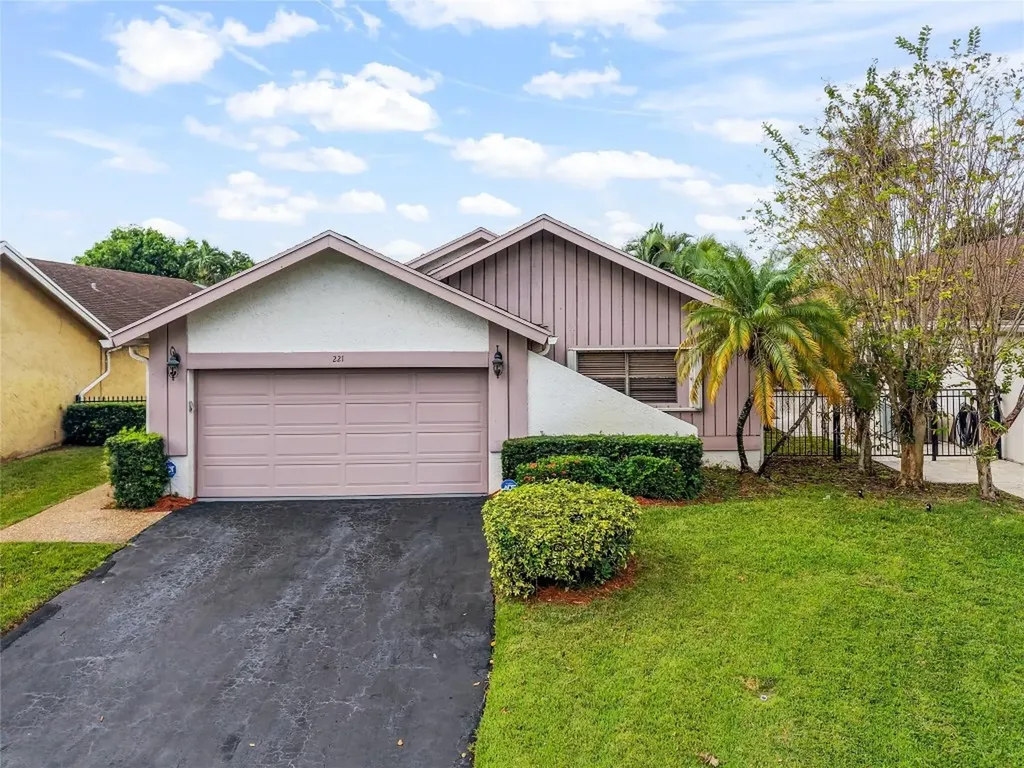 221 SW 87th Terrace Plantation FL 33324