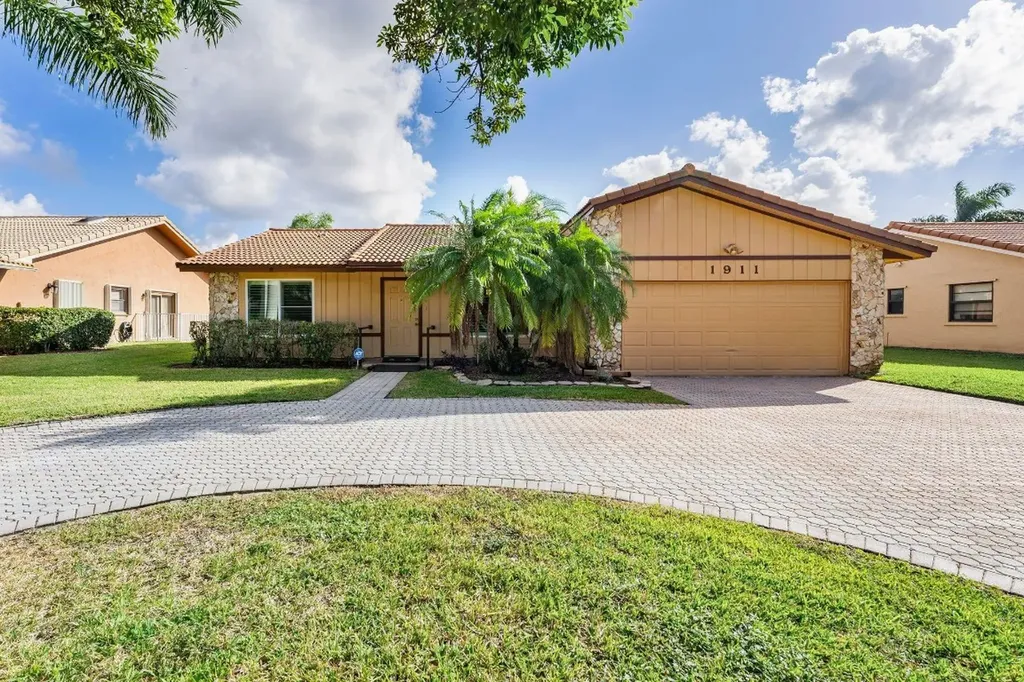 1911 NW 107th Drive Coral Springs FL 33071