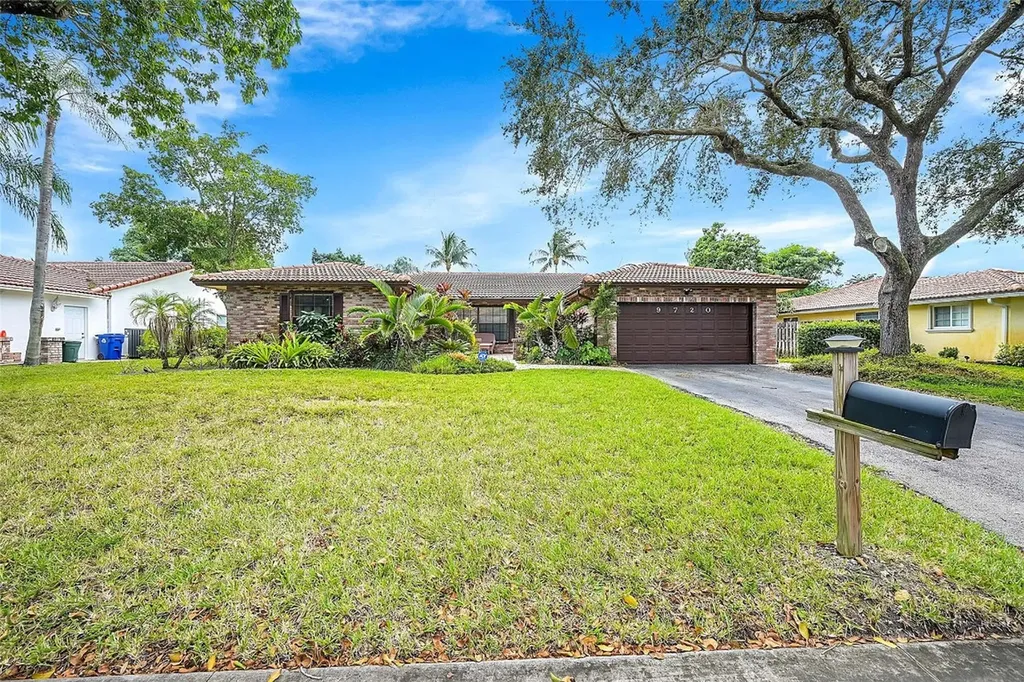 9720 NW 1st Place Coral Springs FL 33071
