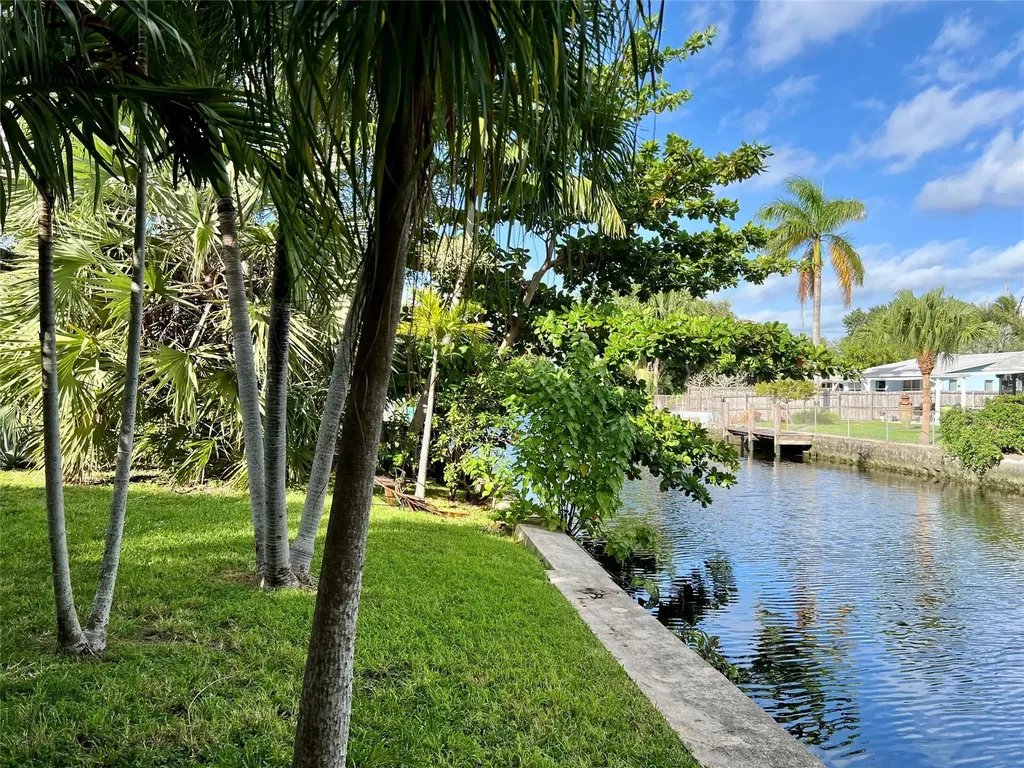 808 SW 8th Terrace Fort Lauderdale FL 33315