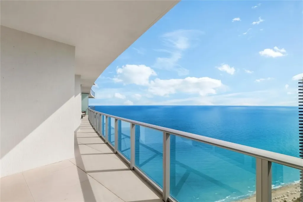 4111 S Ocean Drive Hollywood FL 33019