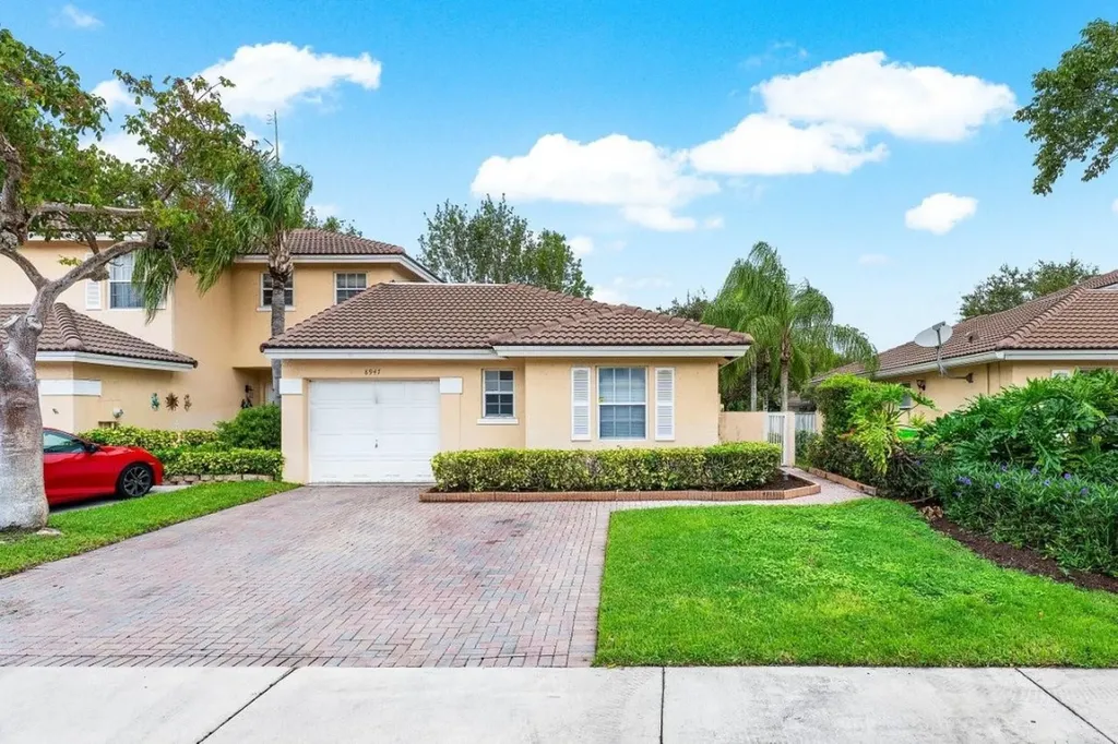 8947 NW 53rd Street Sunrise FL 33351