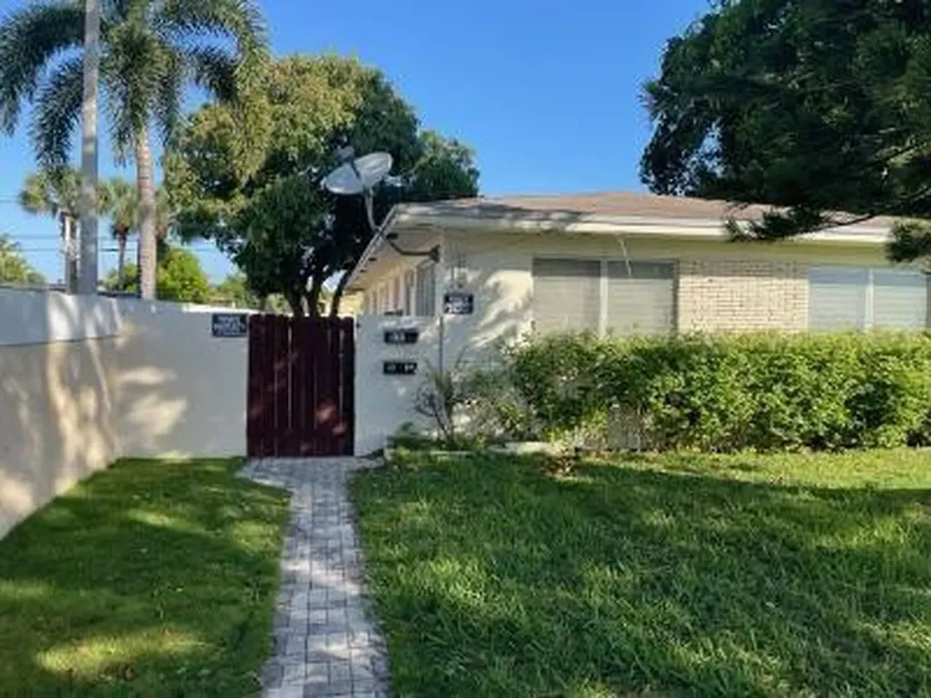 1733 Fletcher Street Hollywood FL 33020