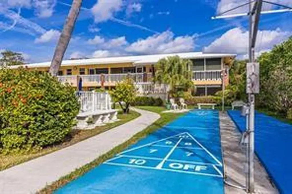 2541 NE 11th Street Pompano Beach FL 33062