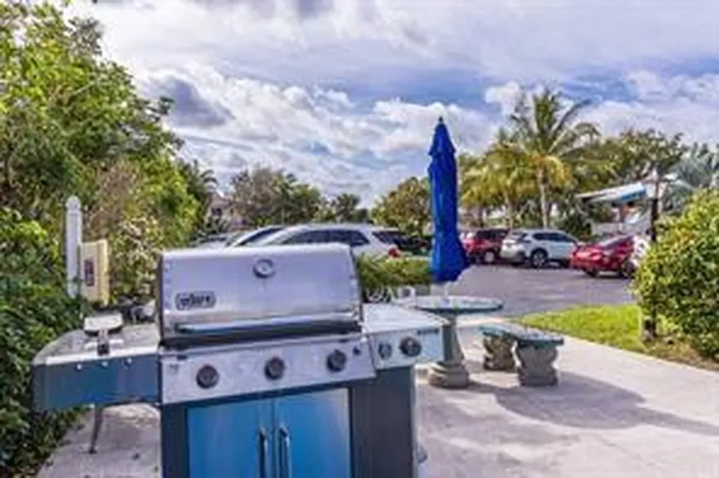 2541 NE 11th Street Pompano Beach FL 33062