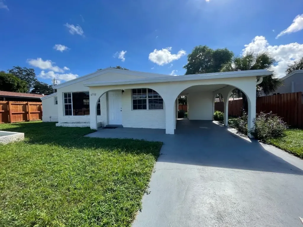 6710 Freedom Street Hollywood FL 33024