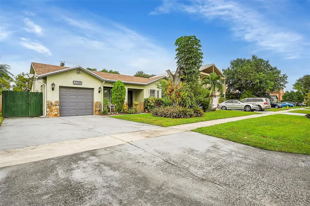 8507 SW 19th Street North Lauderdale FL 33068