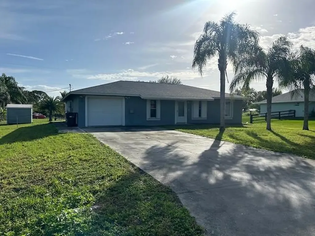 3934 NW 22nd Avenue Okeechobee FL 34972