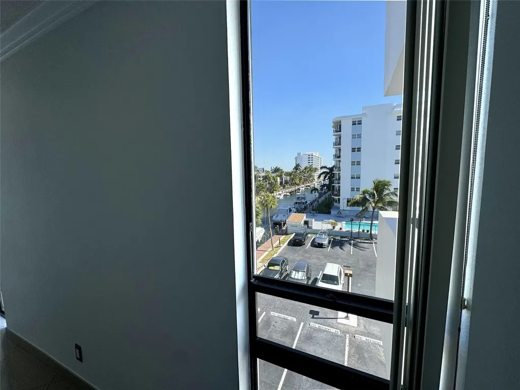 4800 Bayview Drive Fort Lauderdale FL 33308