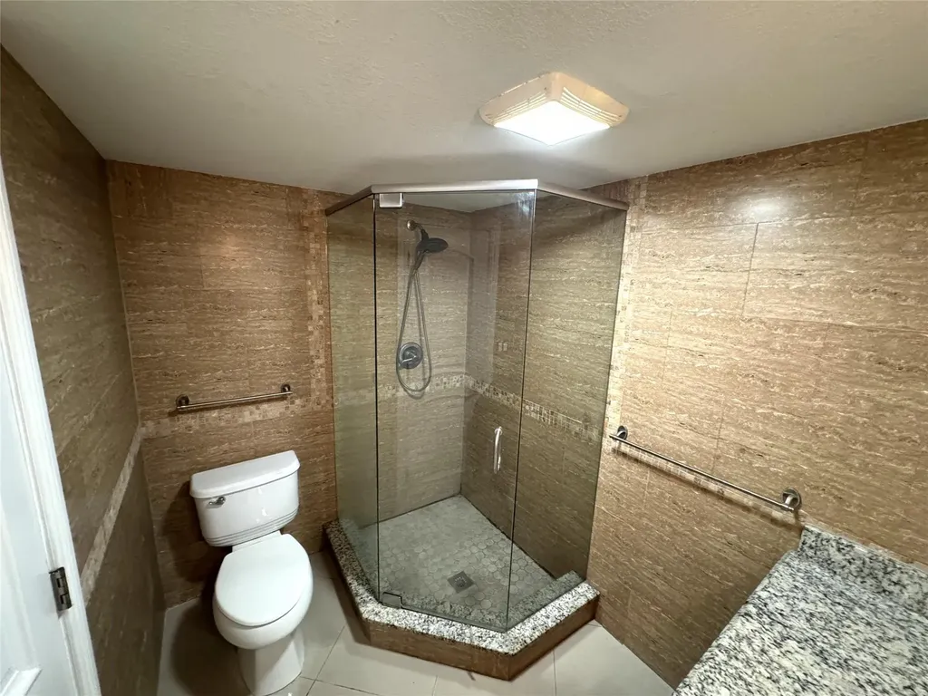 4800 Bayview Drive Fort Lauderdale FL 33308