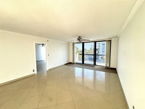 4800 Bayview Drive Fort Lauderdale FL 33308