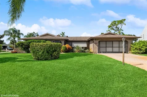 2082 SE Esterbrook Street Port St Lucie FL 34983