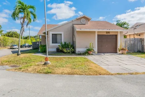 901 SW 109th Avenue Pembroke Pines FL 33025