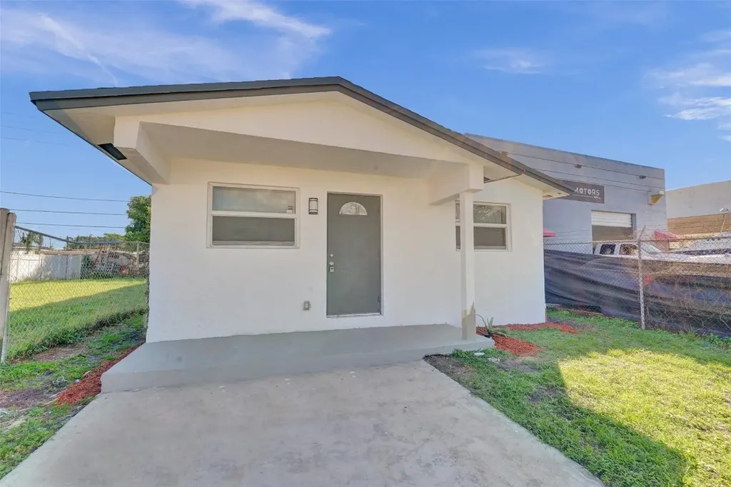 5814 Plunkett Street Hollywood FL 33023