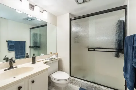 9611 N Hollybrook Lake Drive Pembroke Pines FL 33025