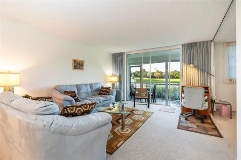 9611 N Hollybrook Lake Drive Pembroke Pines FL 33025