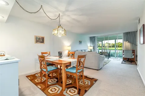 9611 N Hollybrook Lake Drive Pembroke Pines FL 33025