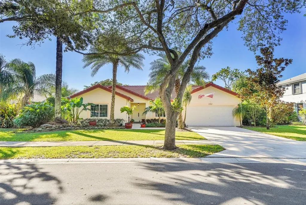 2352 NW 102nd Terrace Coral Springs FL 33065