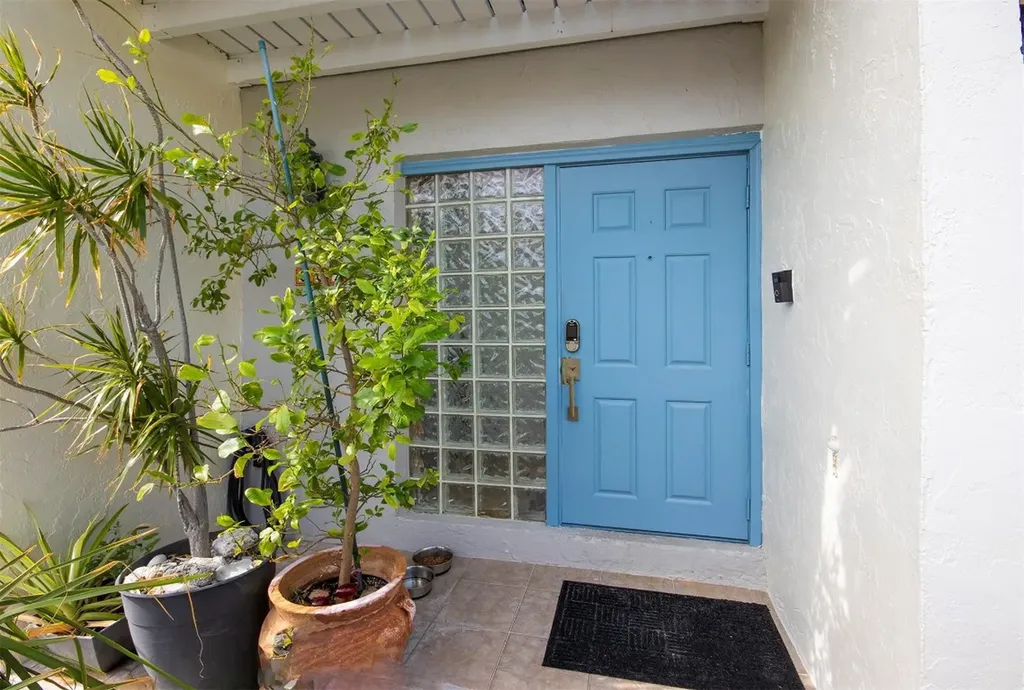 602 NE 20th Lane Boynton Beach FL 33435