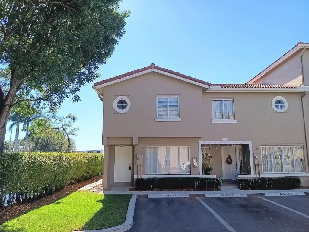 150 Riviera Circle Weston FL 33326