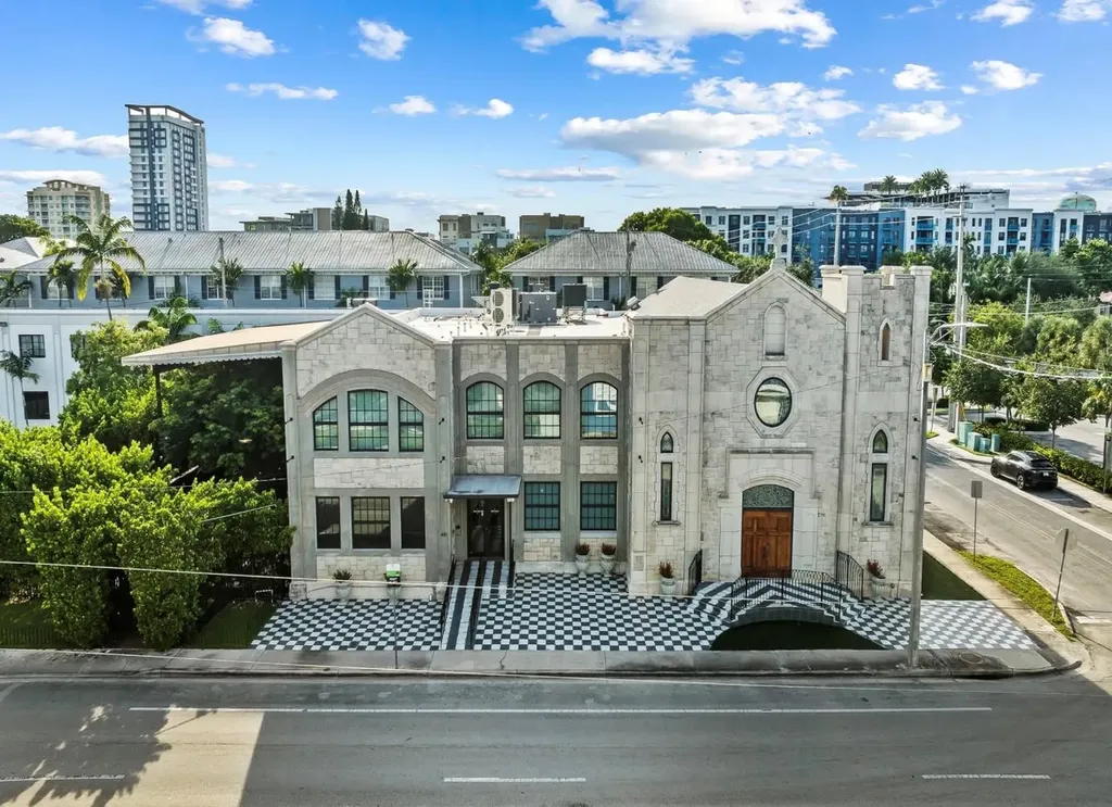 441 NE 3 Fort Lauderdale FL 33304