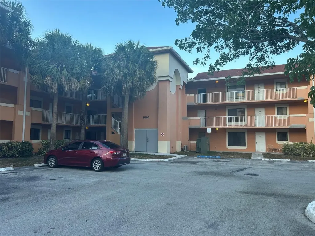 6900 SW 39th Street Davie FL 33314