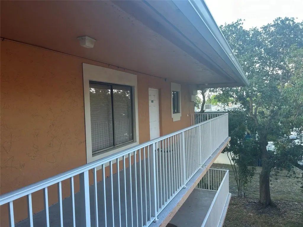 6900 SW 39th Street Davie FL 33314