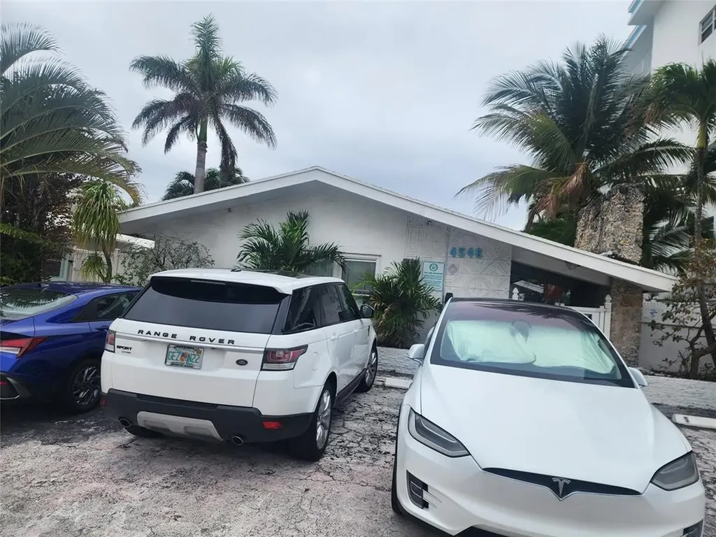 4548 N Ocean Lauderdale By The Sea FL 33313