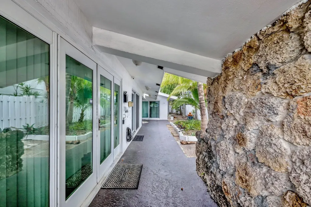 4548 N Ocean Lauderdale By The Sea FL 33313